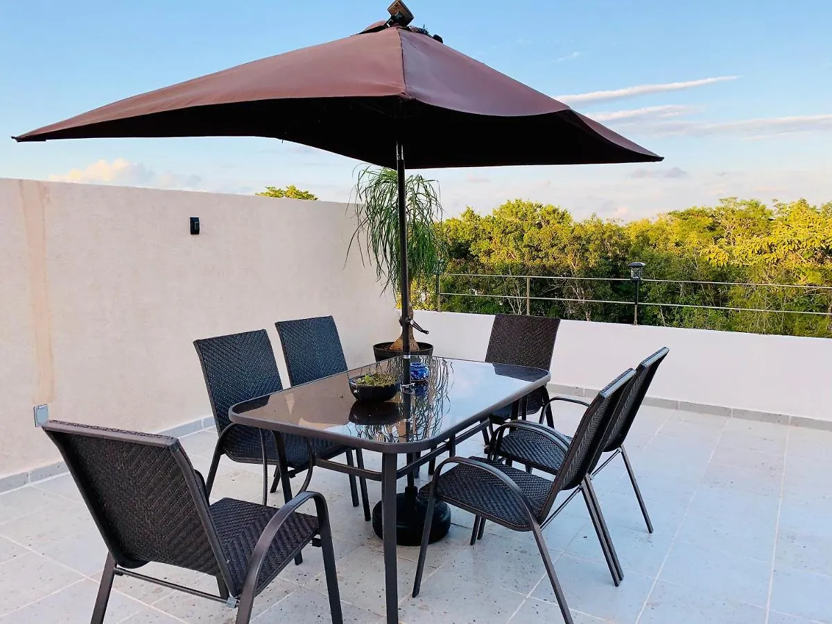 Privatunterkunft Franks House Luxury Apartment 